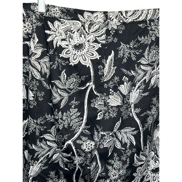 Tribal stretch size 20W capris black & white floral pockets stretch - Picture 5 of 7